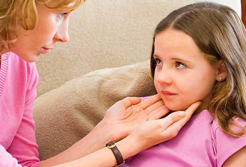 วิธีการรักษา pharyngitis ในเด็ก?